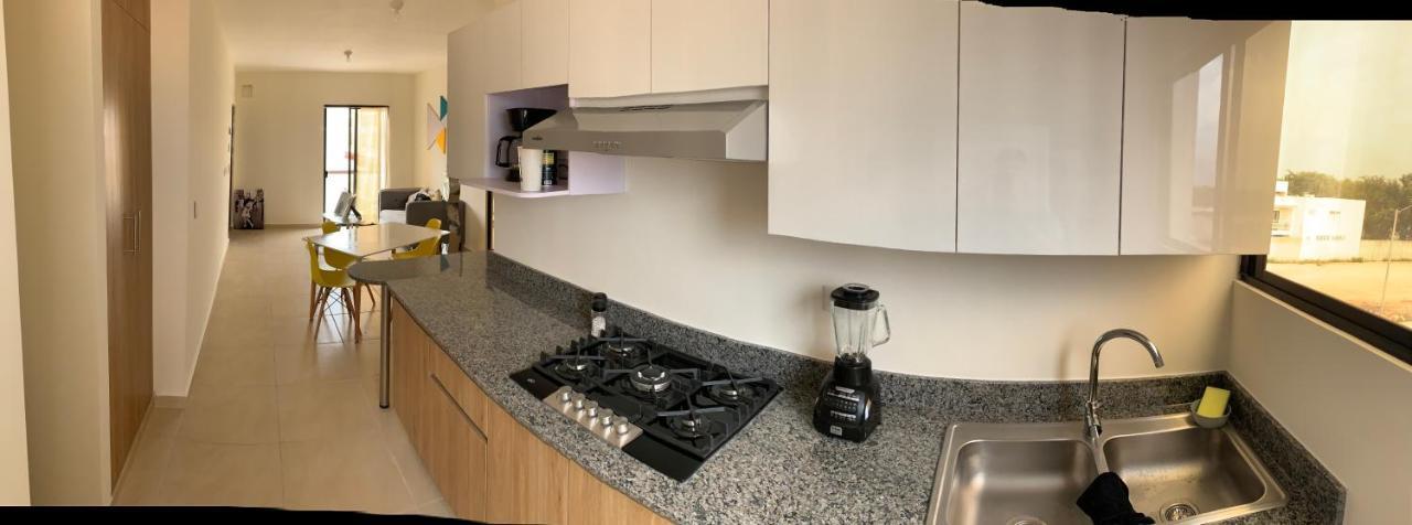 Yellowsub Apartments Канкун Экстерьер фото